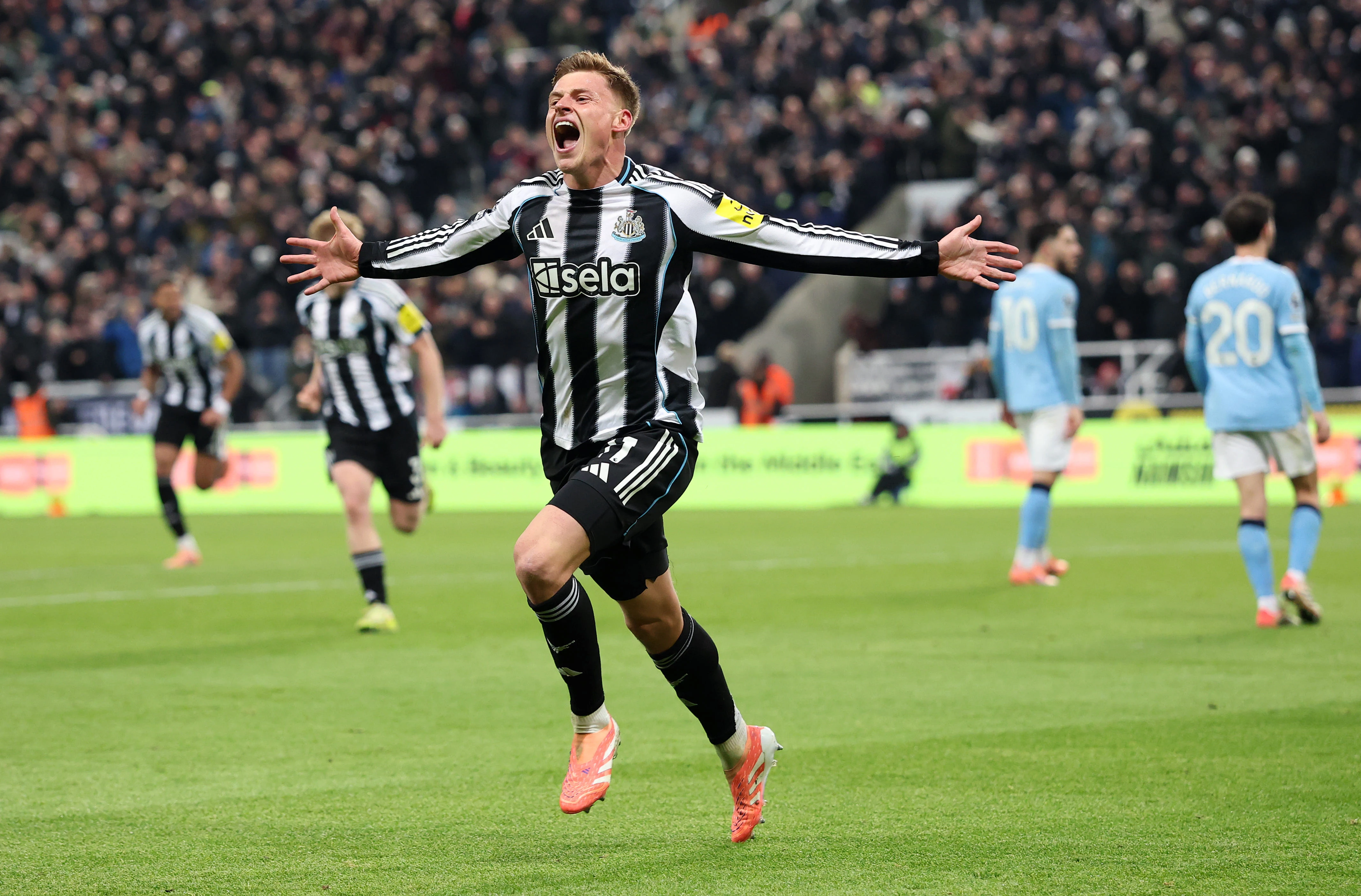 Челсі купить заміну Мудрику