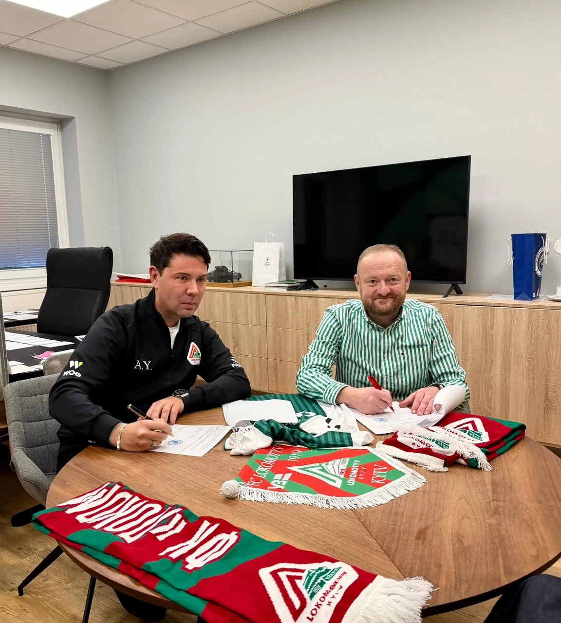 Локомотив Київ