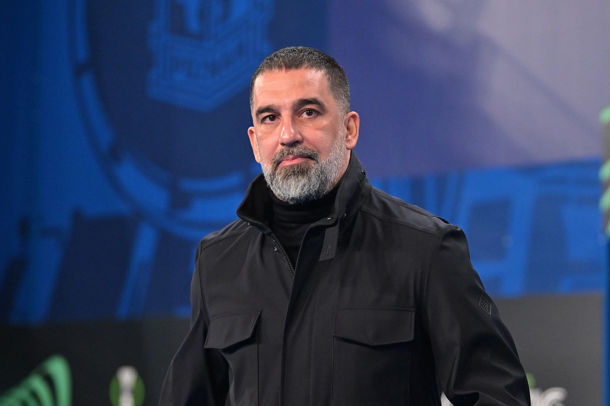 Англійьські клуби хочуть Обах