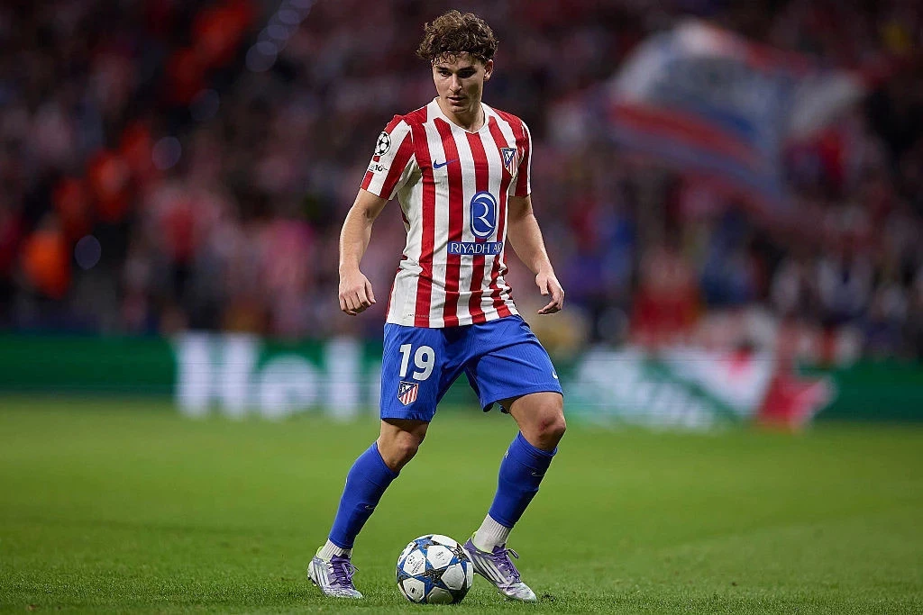 Альварес може перейти в Барселону