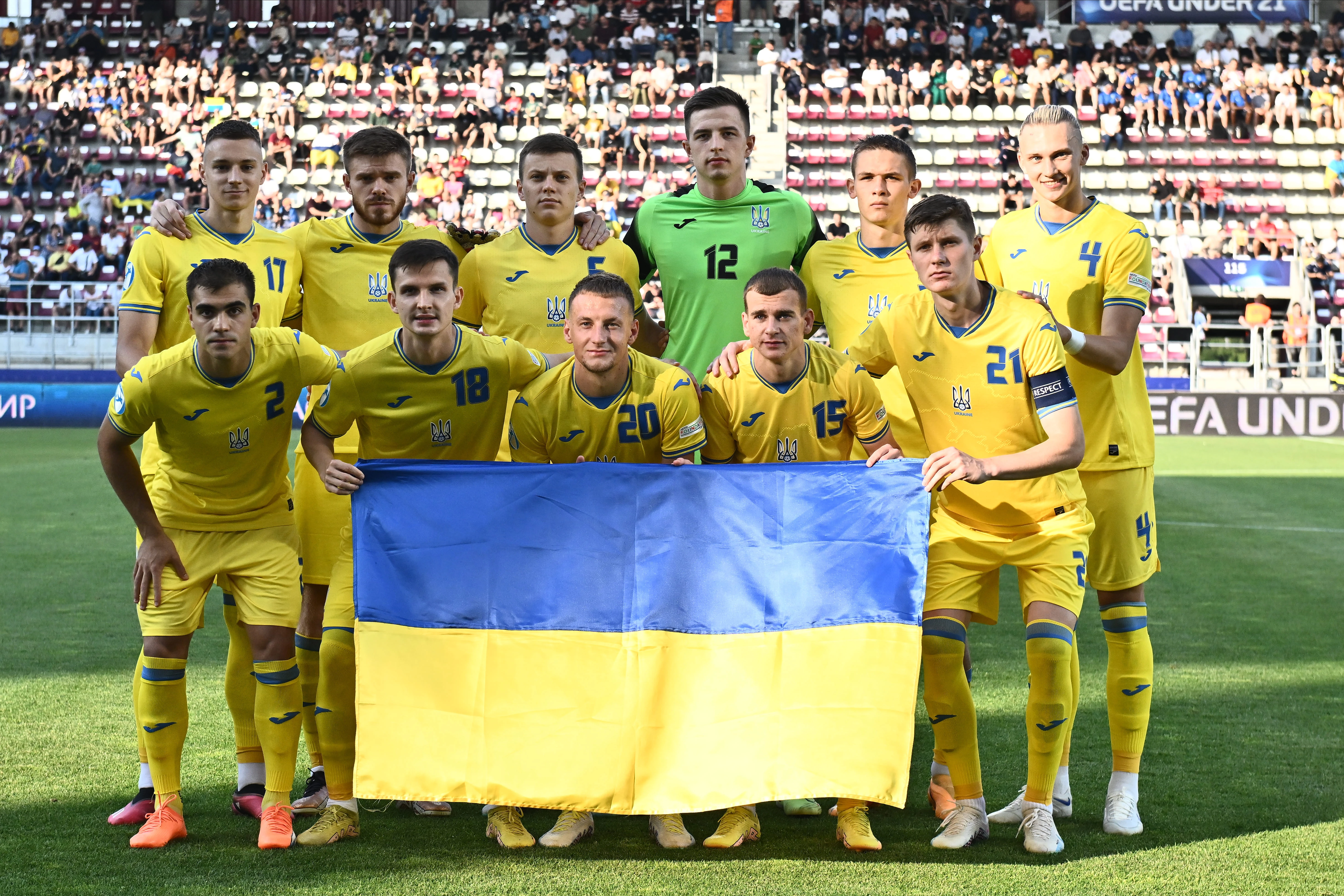 Батагов вилетів на рік